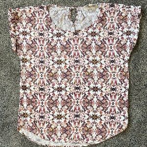 🍁3 for $15🍁 Pink Republic Pattern Tee